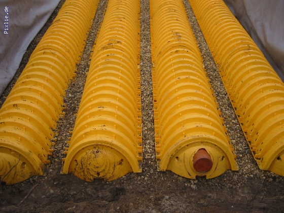 http://www.eurofiltrator.de/ueber_uns/cache/vs_Mietshaus%20Dachfl%E4chen%20werden%20versickert%20(Abkoppelung)_100-0029_IMG.JPG